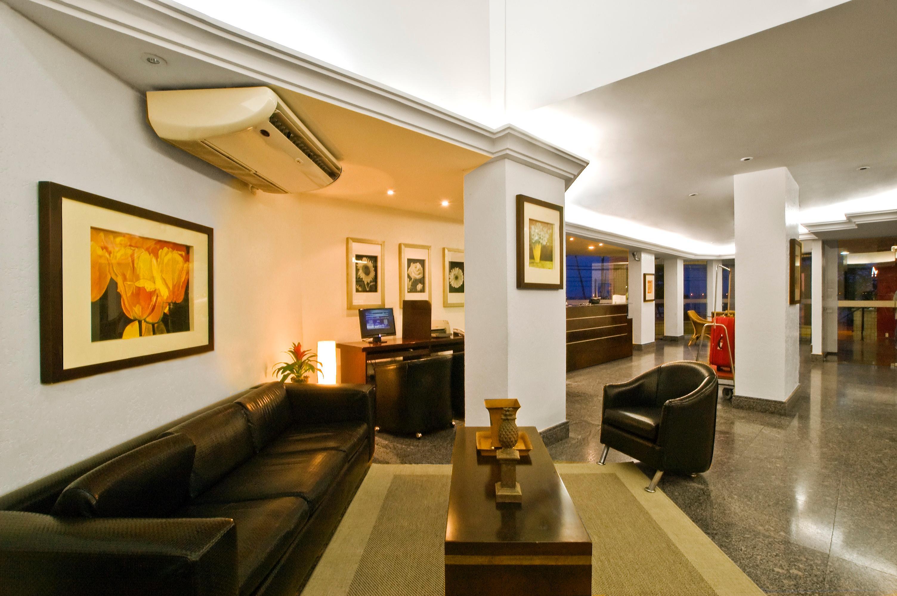 Nobile Suítes Golden 4*