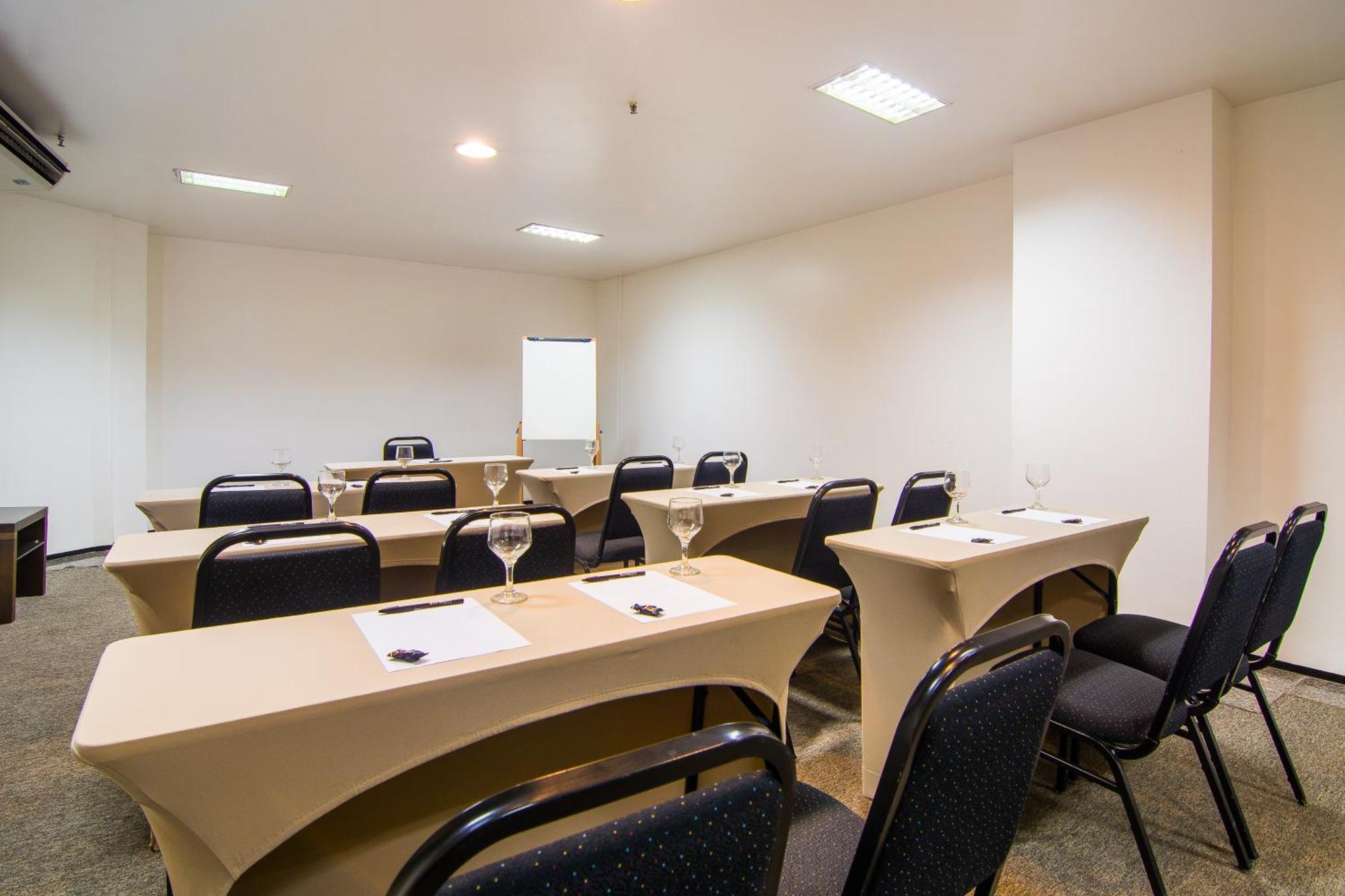 Nobile Suítes Golden 4*