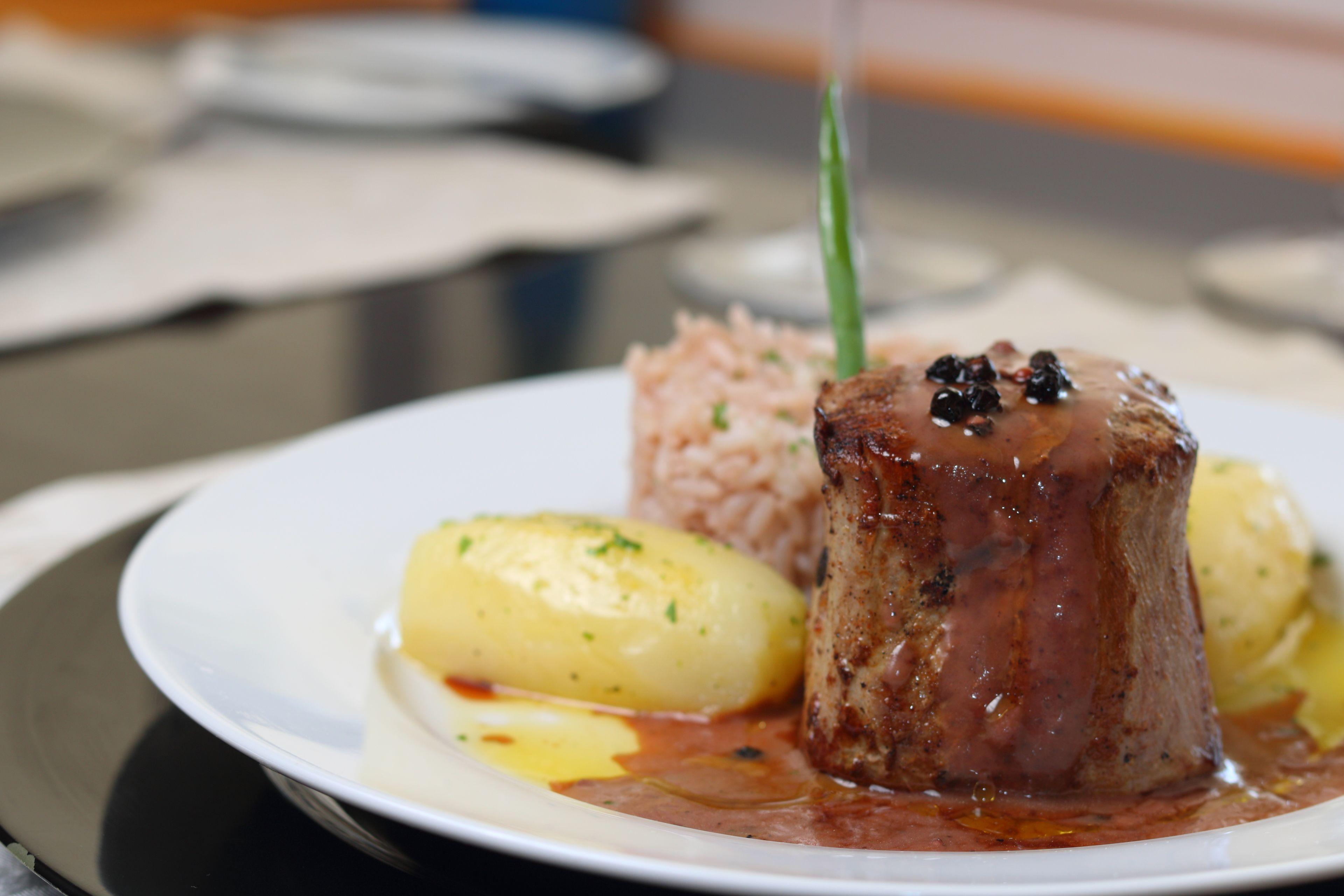 Nobile Suítes Golden